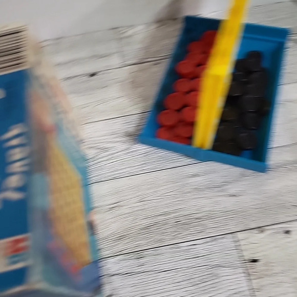 Connect Four Travel Size Board Game 1983 Milton Bradley Vertical Checkers Game - Picture 6 of 9